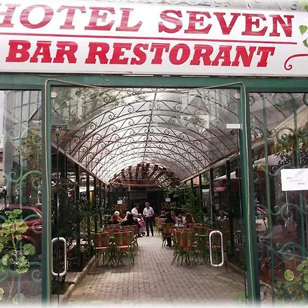 Seven 3* טיראנה