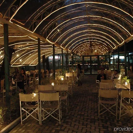 Seven 3* Tirana
