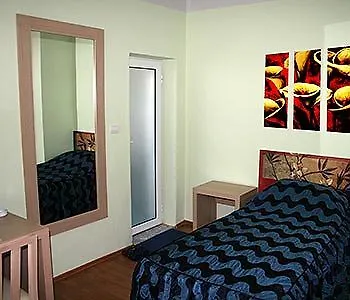 Otel Seven Tiran